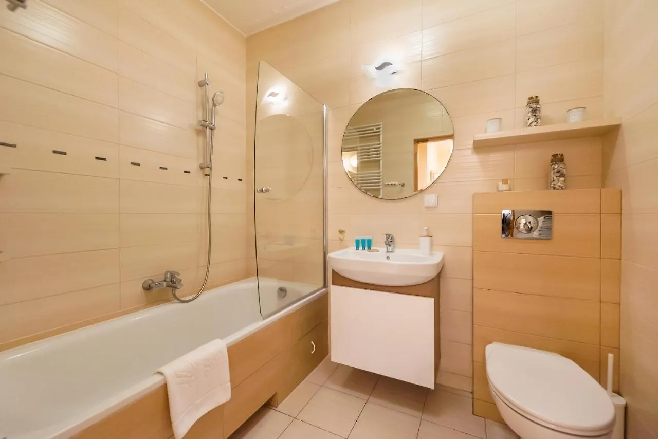 Green District 2Br Airconditioned P Warszawa